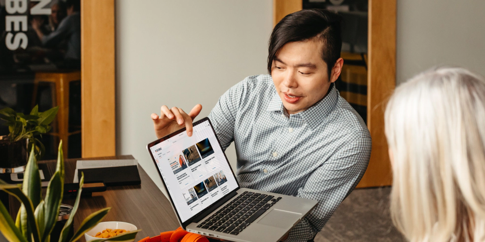 Sales-training-vs-sales-coaching-What_s-the-difference-hero@1x