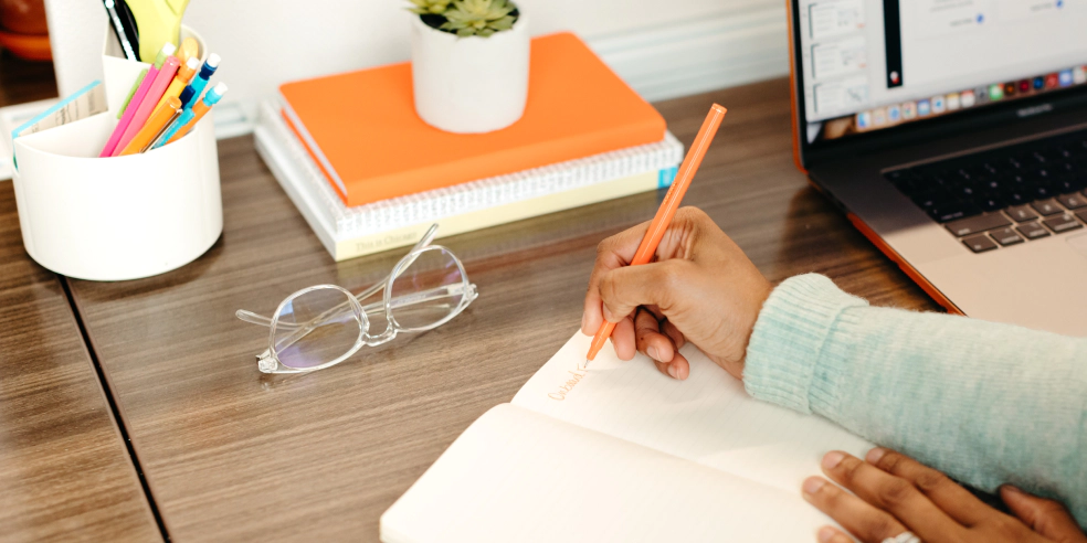 Sales-content-management-best-practices-hero@1x